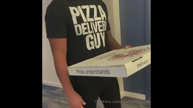 ScarlettKissesXO Fucking the pizza vendor leaked video