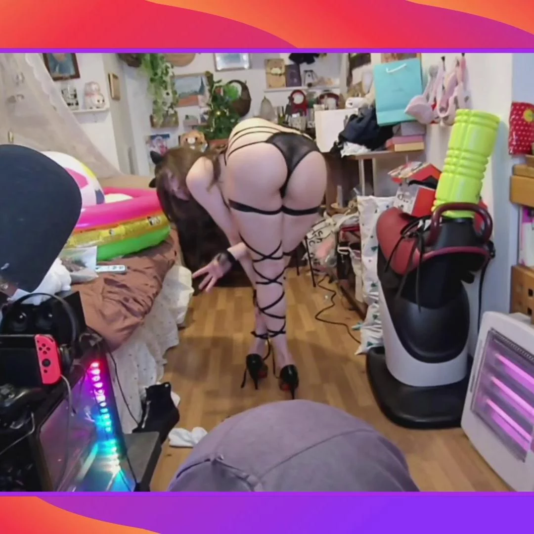 Asian Lingerie Booty Tease Twitch Streamer Video #18#