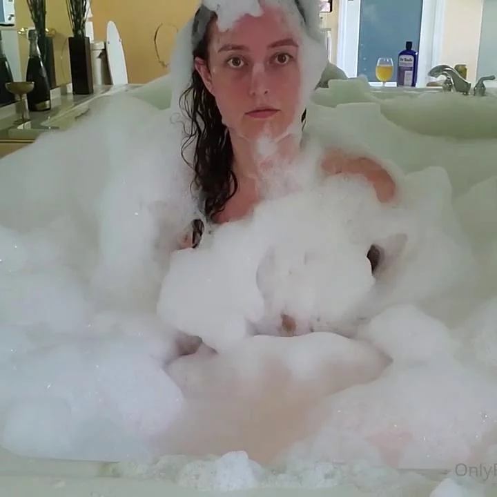Zophie Reviews Nude Soapy Bath Video  #18#