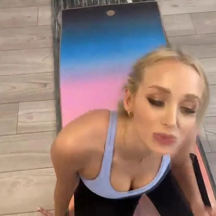 GwenGwiz Nude Yoga Sex Onlyfans Porn Youtuber #18# 